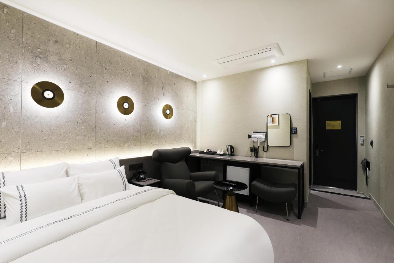 Mari Hotel Chungju Exterior foto
