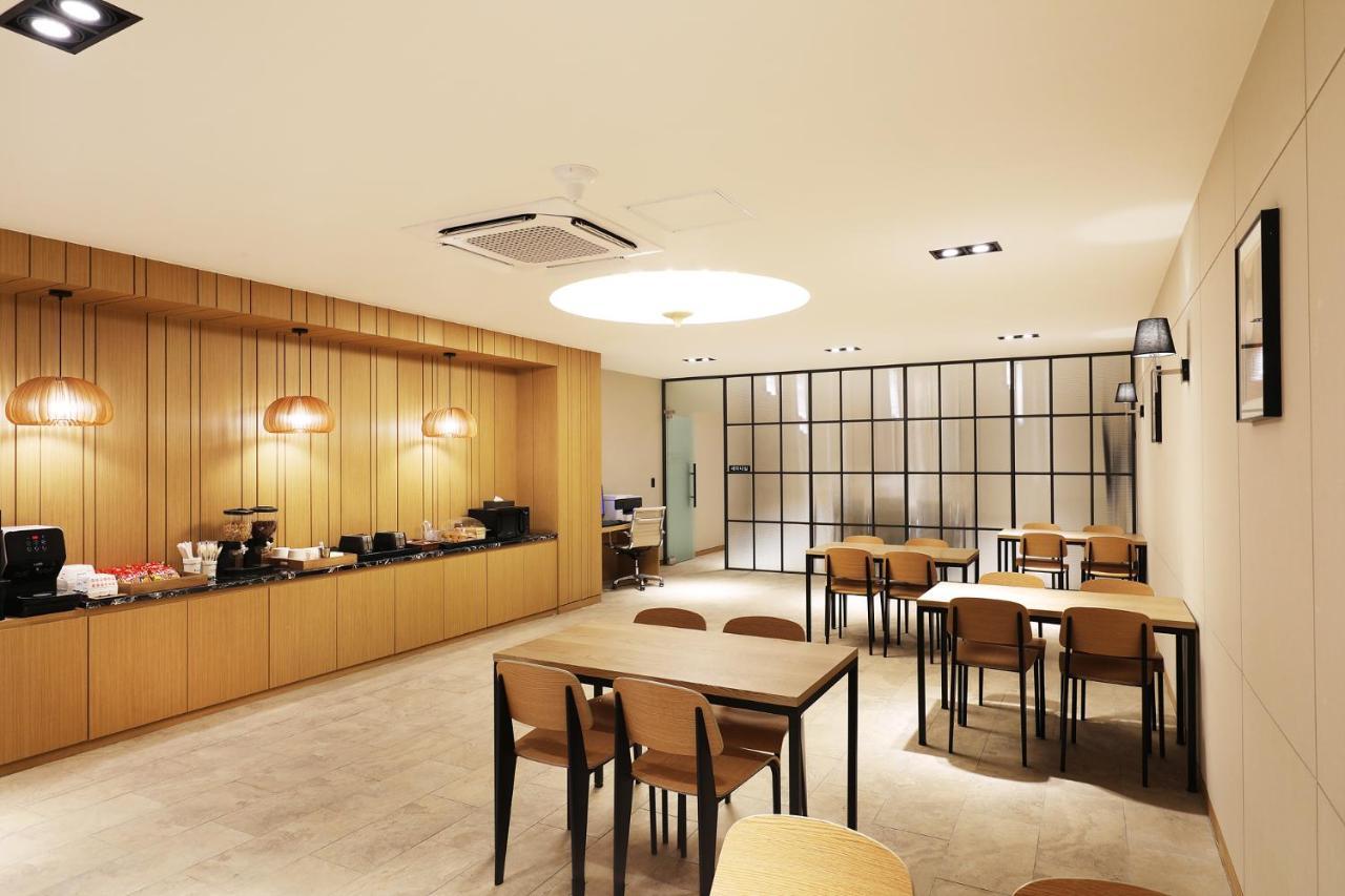 Mari Hotel Chungju Exterior foto